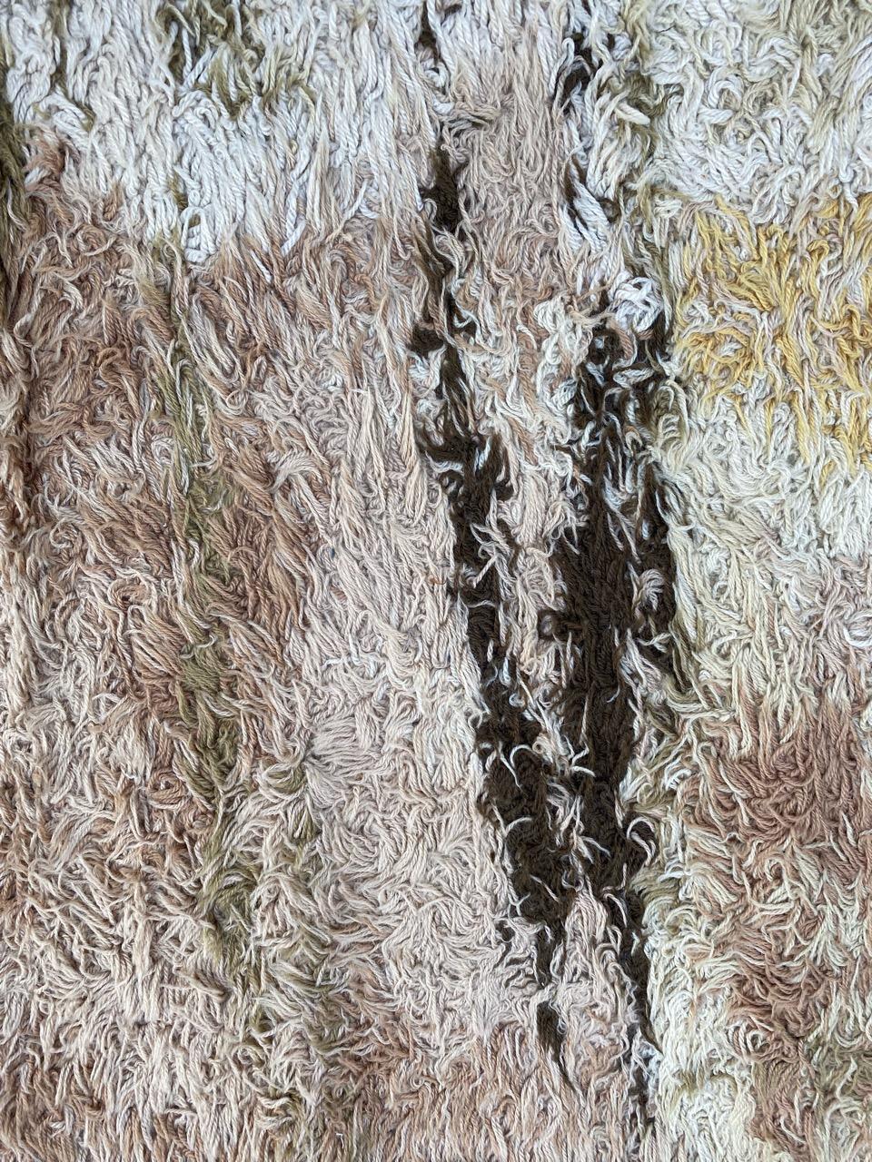 Bobyrugs schöner skandinavischer Vintage-Teppich aus den 1970er Jahren (Spätes 17. Jahrhundert) im Angebot