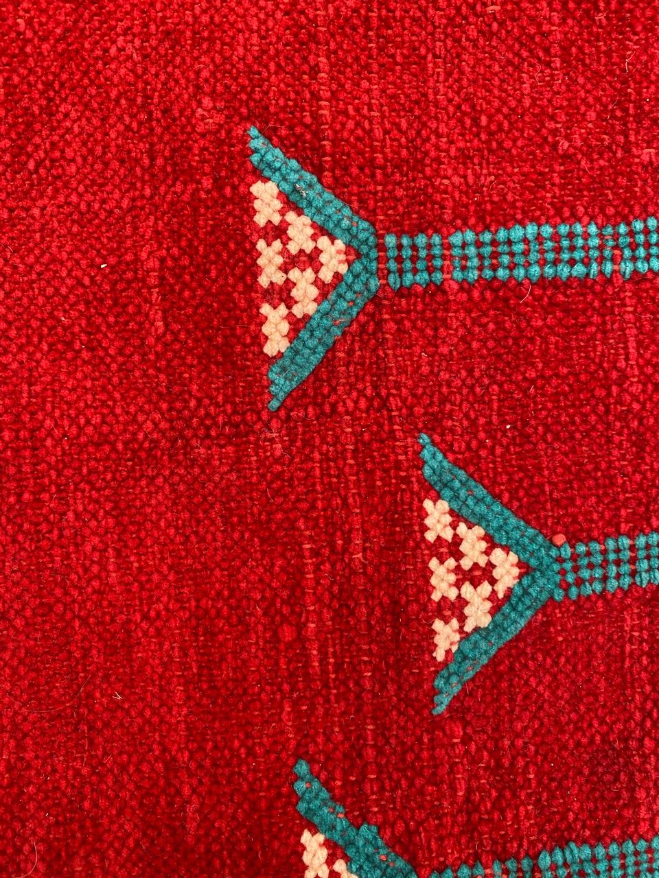 Bonito kilim marroquí vintage de seda y algodón de Bobyrug en venta 4