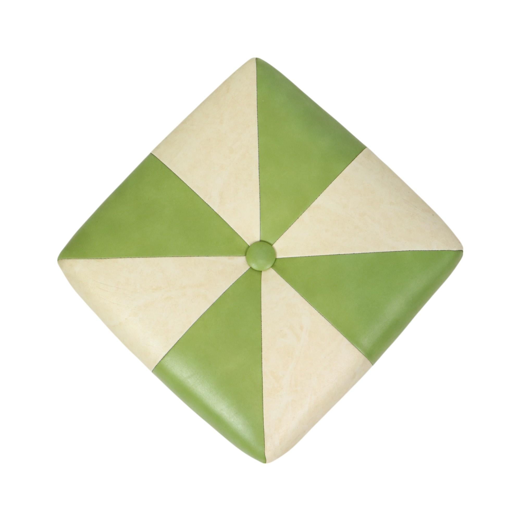 Nice Vintage Square Pouf Skai Faux Leather Green Cream 43cm In Good Condition For Sale In Poperinge, BE
