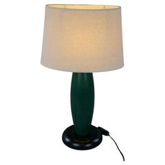 Belle lampe de table vintage, design de l'ère spatiale, base verte et noire