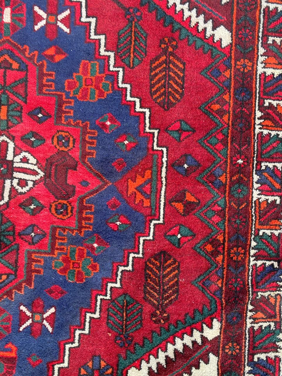 Vintage-Teppich mit Stammesmotiven, Hamadan (Handgeknüpft) im Angebot