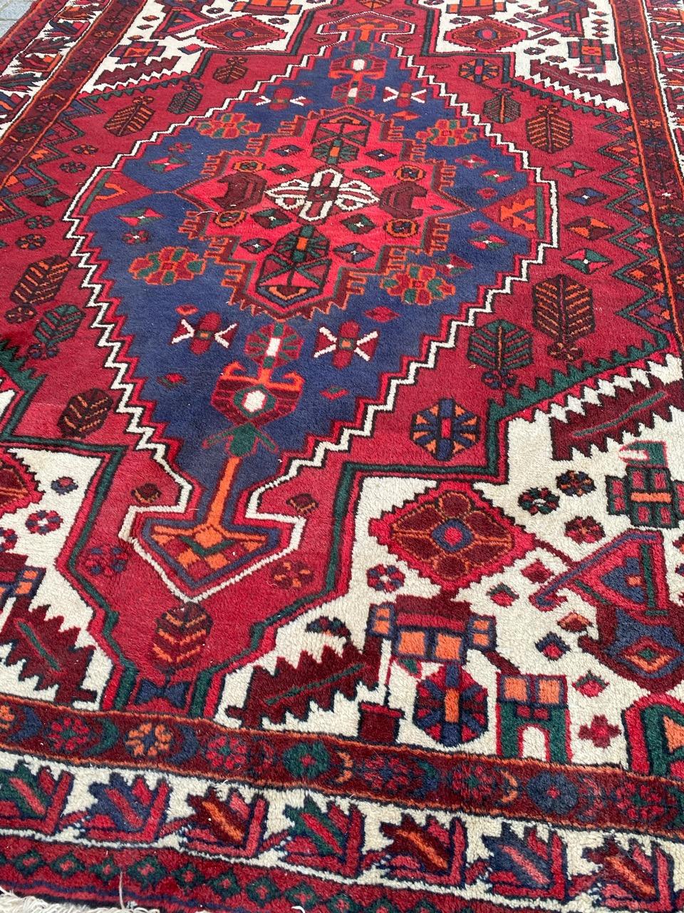 Vintage-Teppich mit Stammesmotiven, Hamadan (Wolle) im Angebot