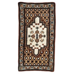 Nice Vintage tribal Tunisian rug