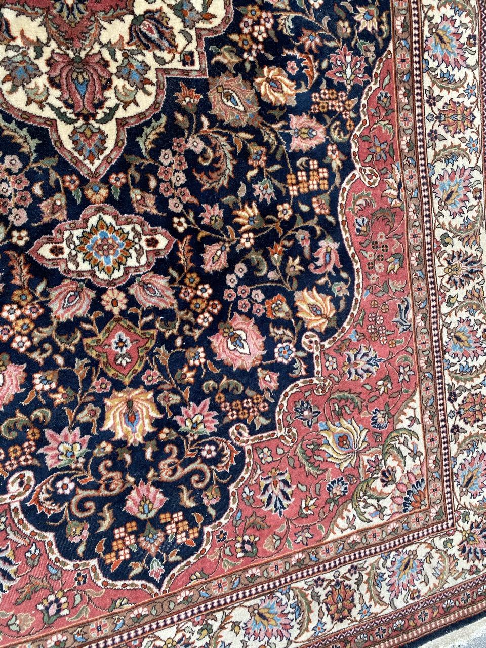 Schöner schöner türkischer Hereke Teppich im Vintage-Stil im Angebot 4
