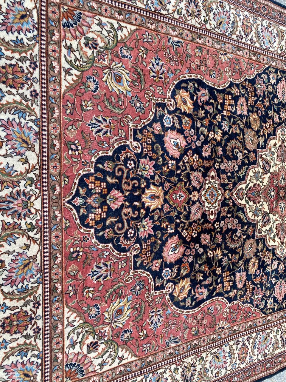 Schöner schöner türkischer Hereke Teppich im Vintage-Stil im Angebot 5