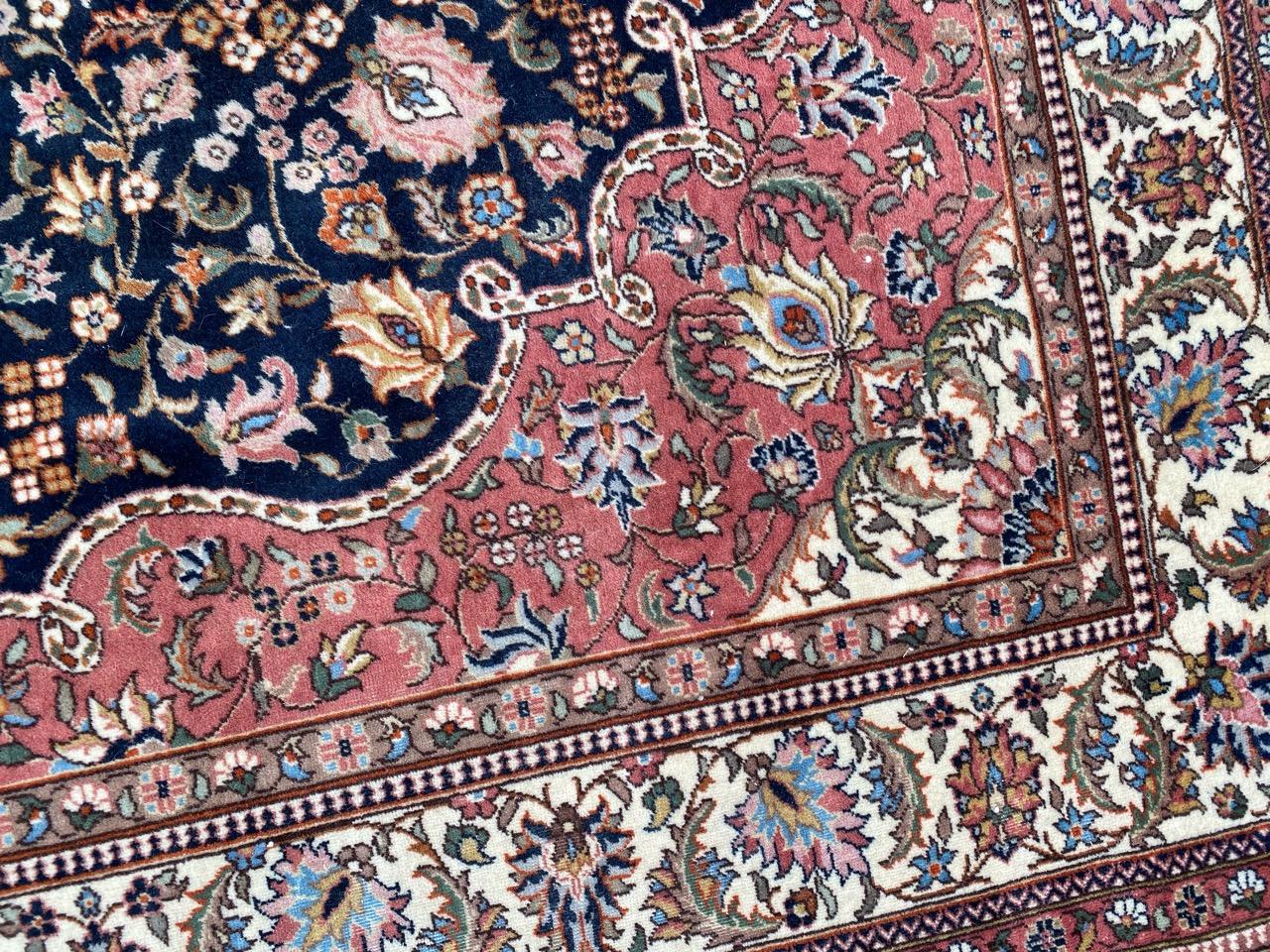 Schöner schöner türkischer Hereke Teppich im Vintage-Stil (Wolle) im Angebot