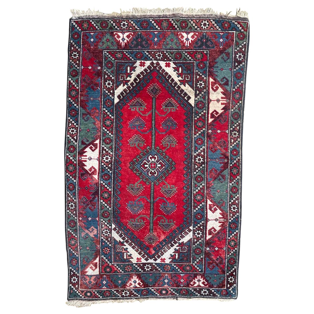 Schöner türkischer Konya-Teppich im Vintage-Stil