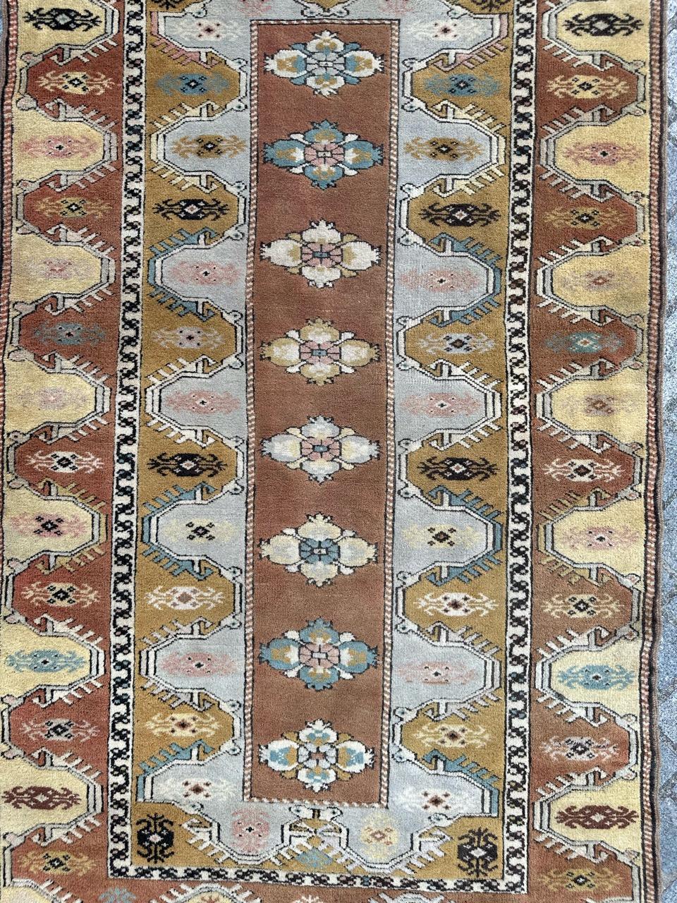 Kazako Il bel tappeto turco vintage di Bobyrug in vendita