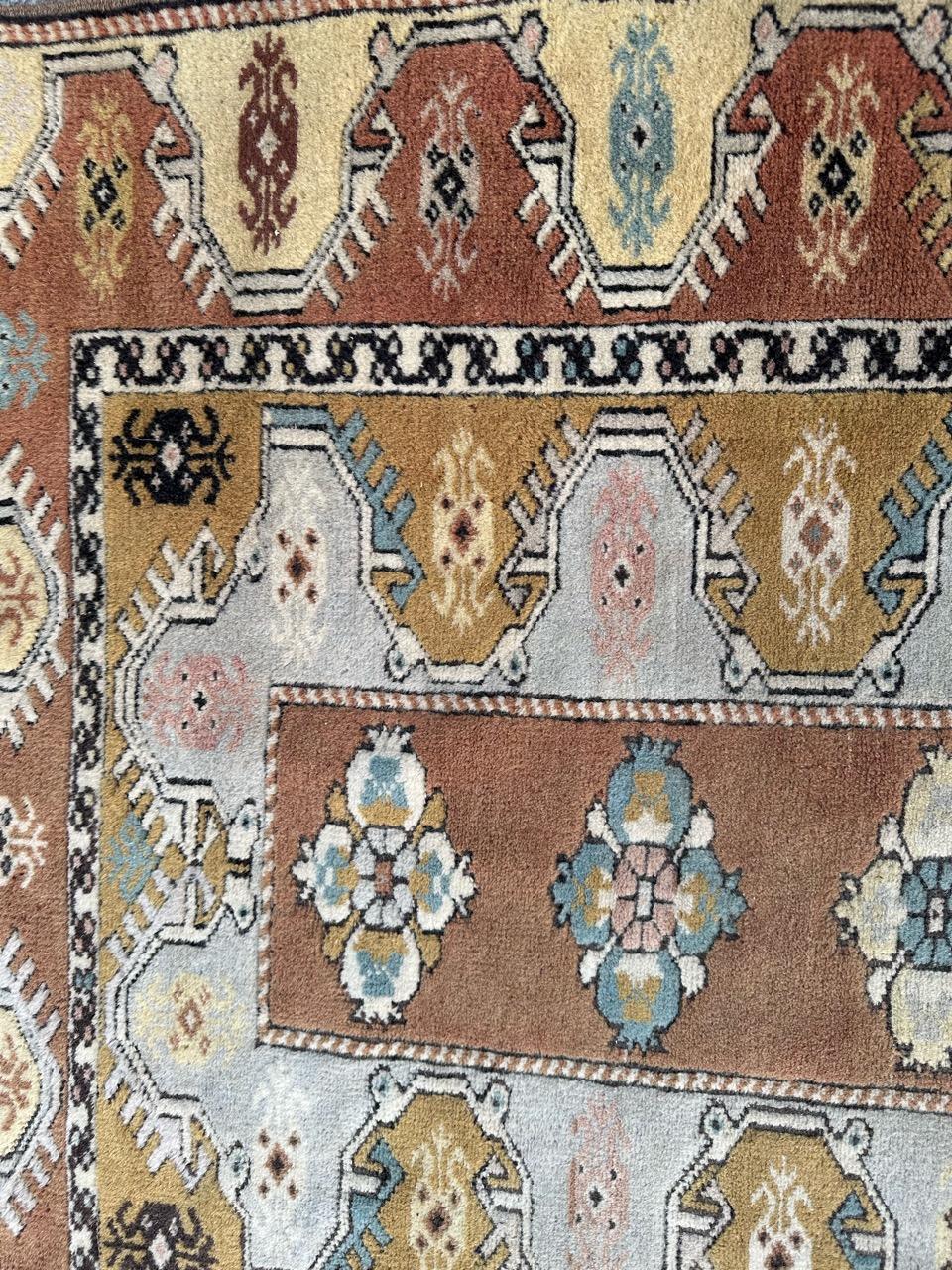 Il bel tappeto turco vintage di Bobyrug in vendita 1