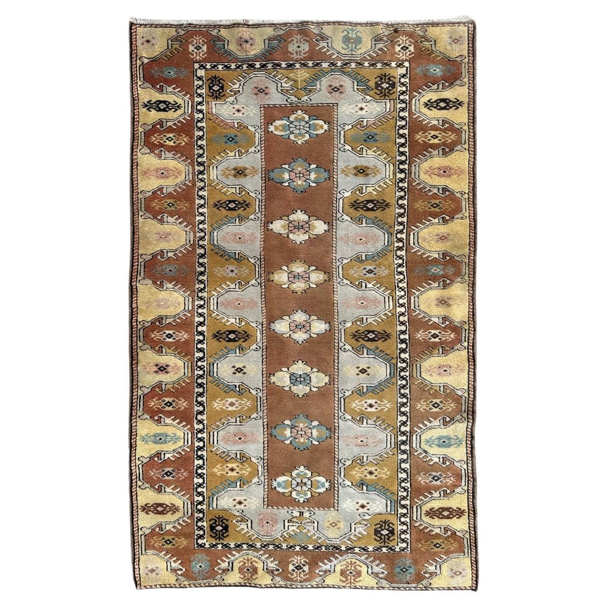 Bobyrug’s Nice vintage Turkish rug