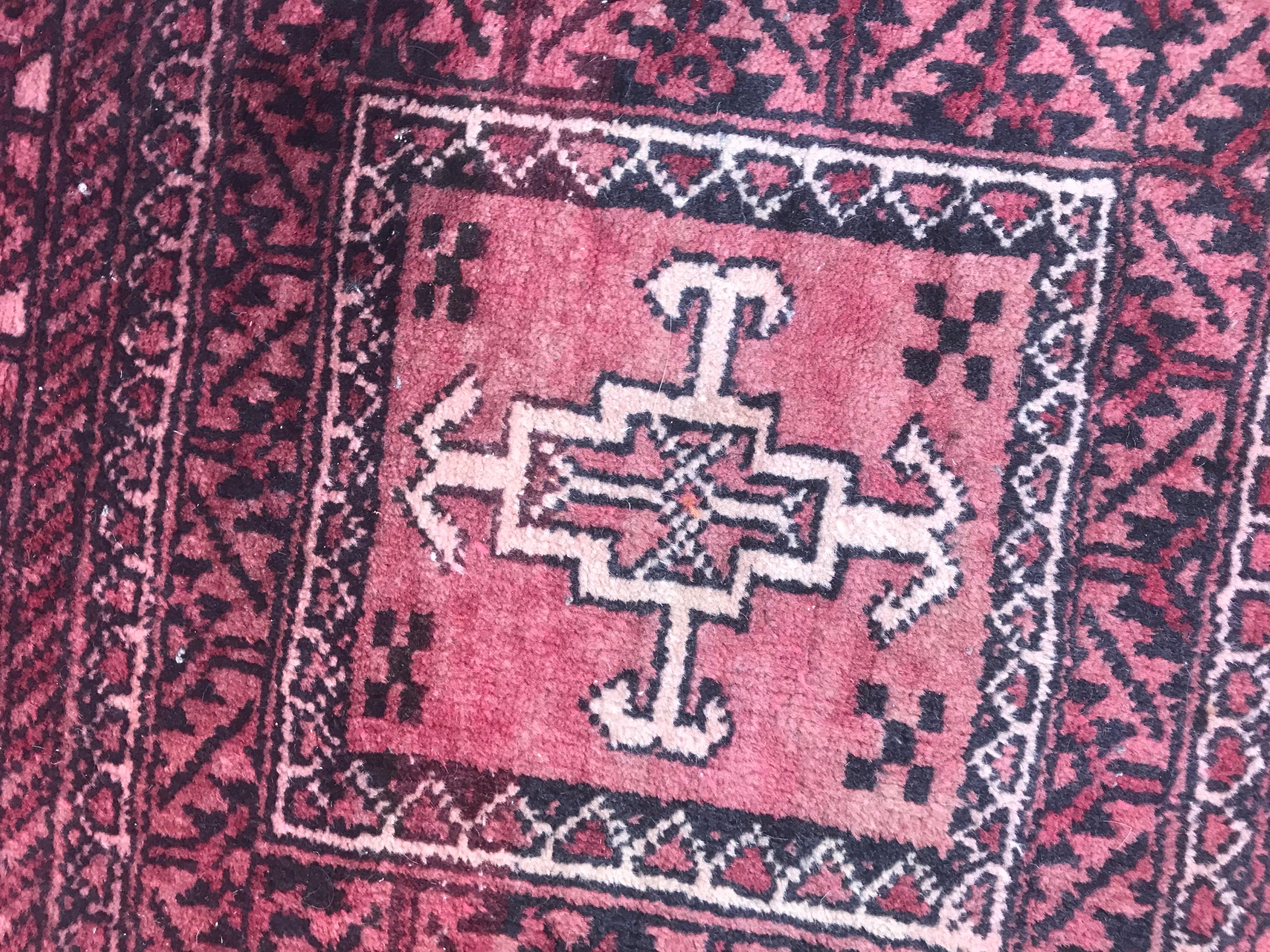 Noué à la main Beau tapis de baluchon turc vintage en vente