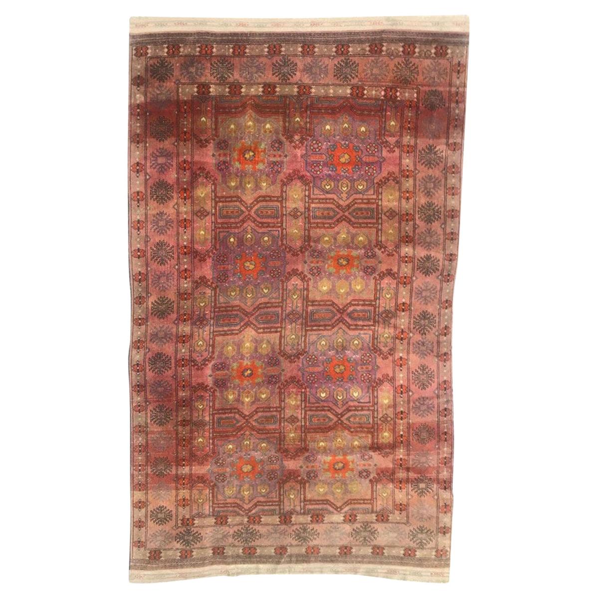 Il bel tappeto vintage turkmeno di Bobyrug