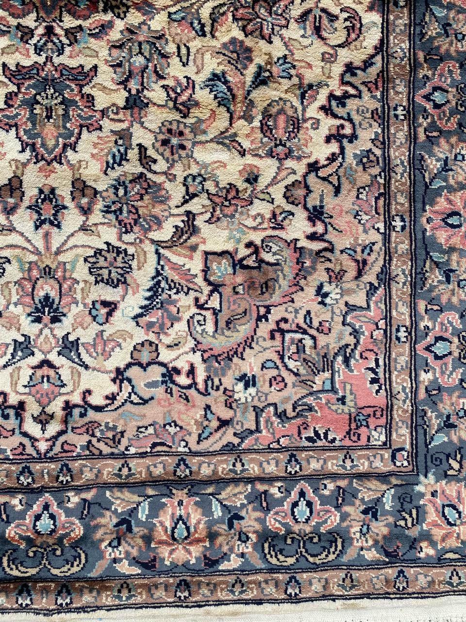 Bobyrug’s Nice Vintage Wool and Silk Pakistani Rug In Good Condition For Sale In Saint Ouen, FR