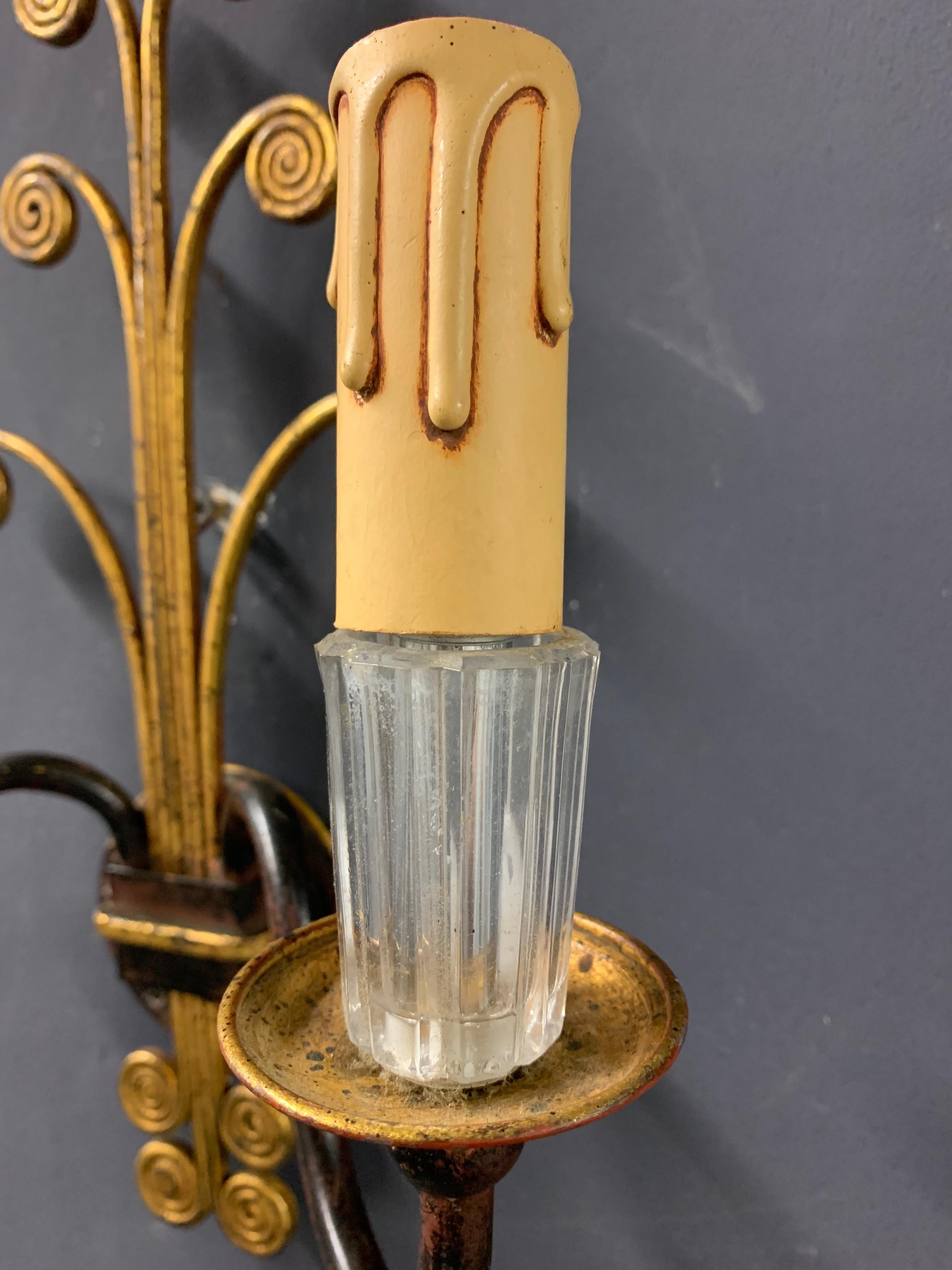 Hollywood Regency Bella coppia di pareti  lampade di Maison Baguès in vendita