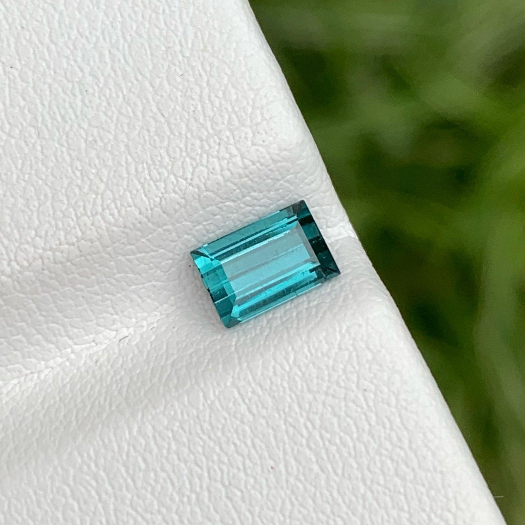 Baguette Cut Nicely Blue Tourmaline Loose Gemstone 0.95 Carats Tourmaline for Making Jewelry  For Sale