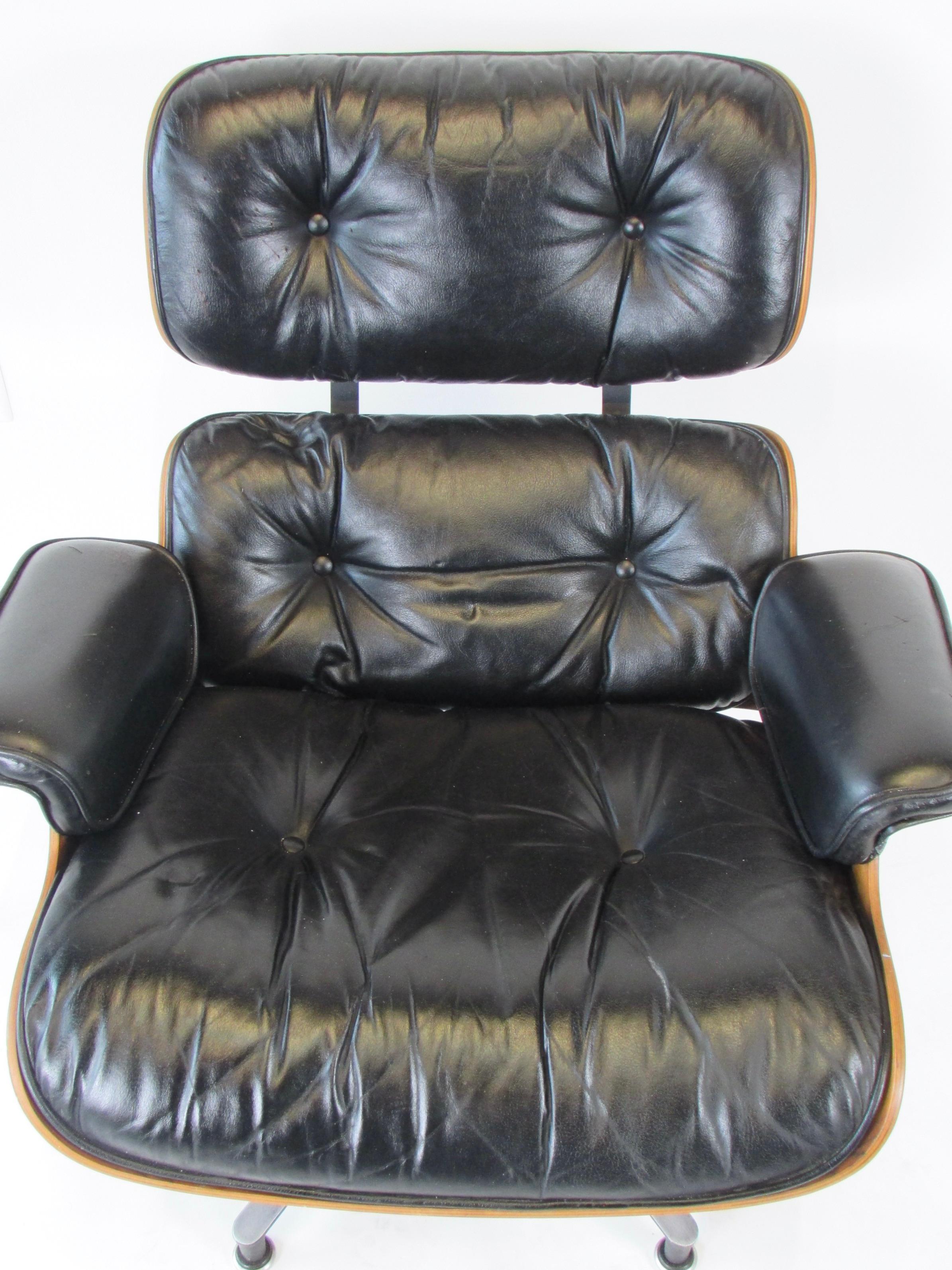 Aluminum Nicely Grained Eames for Herman Miller Rosewood 670 671 Lounge Chair w/ Ottoman For Sale