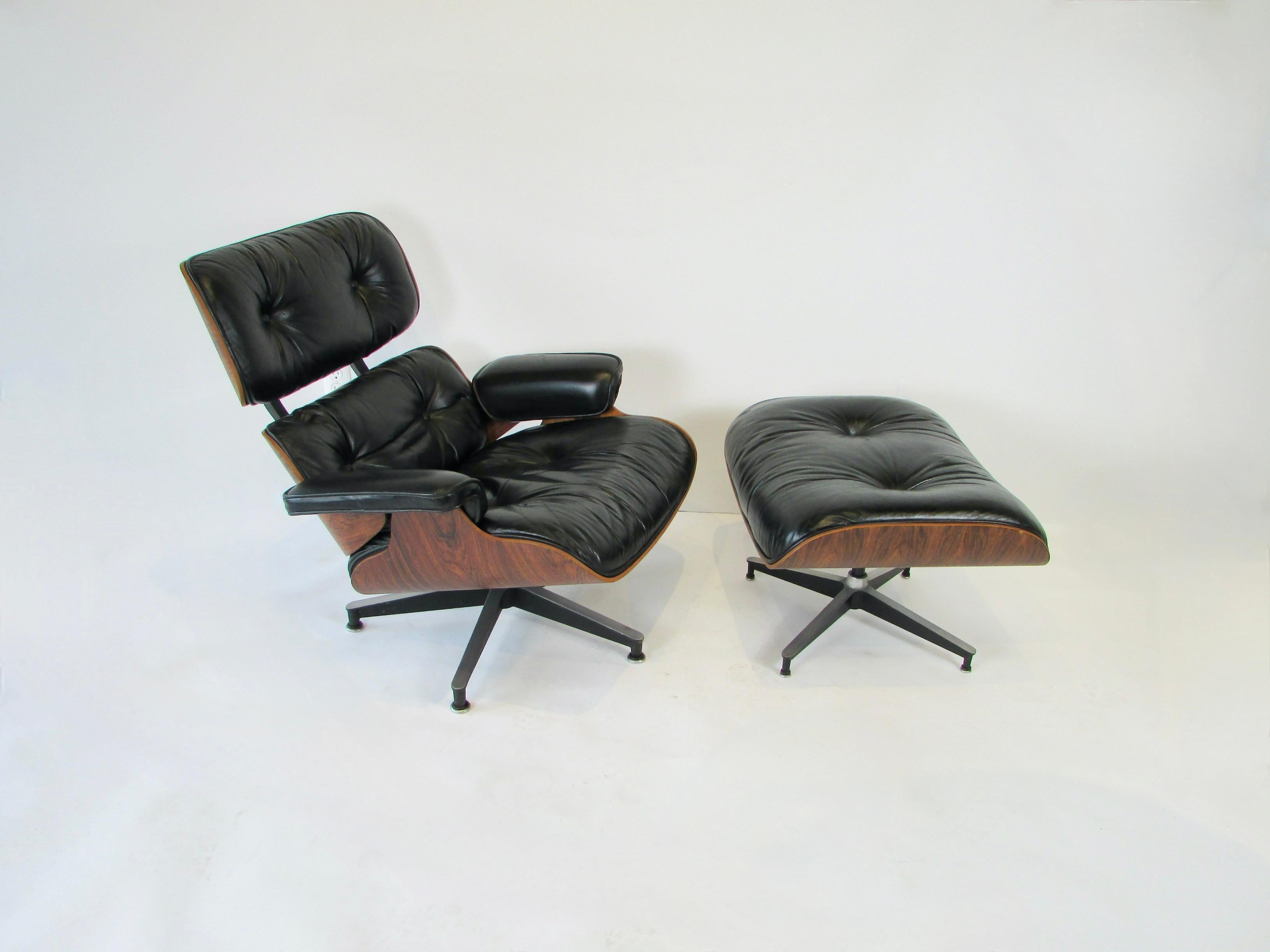 Schön gemaserter Eames for Herman Miller Rosewood 670 671 Lounge Chair w/ Ottoman im Angebot 7