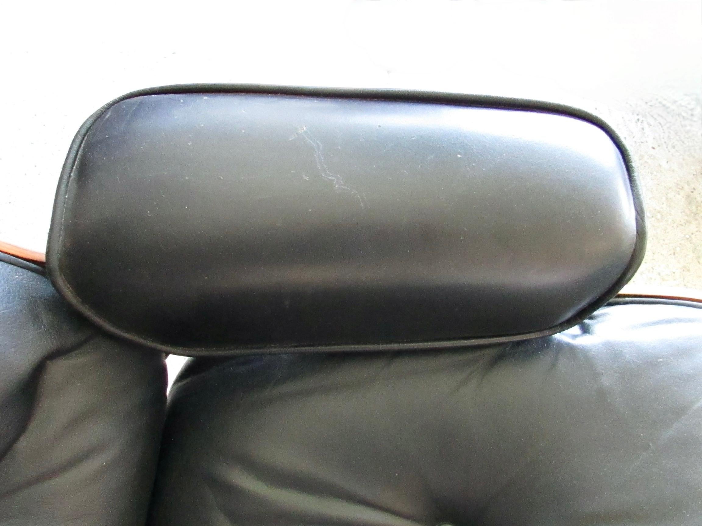 Nicely Grained Eames for Herman Miller Rosewood 670 671 Lounge Chair w/ Ottoman 9