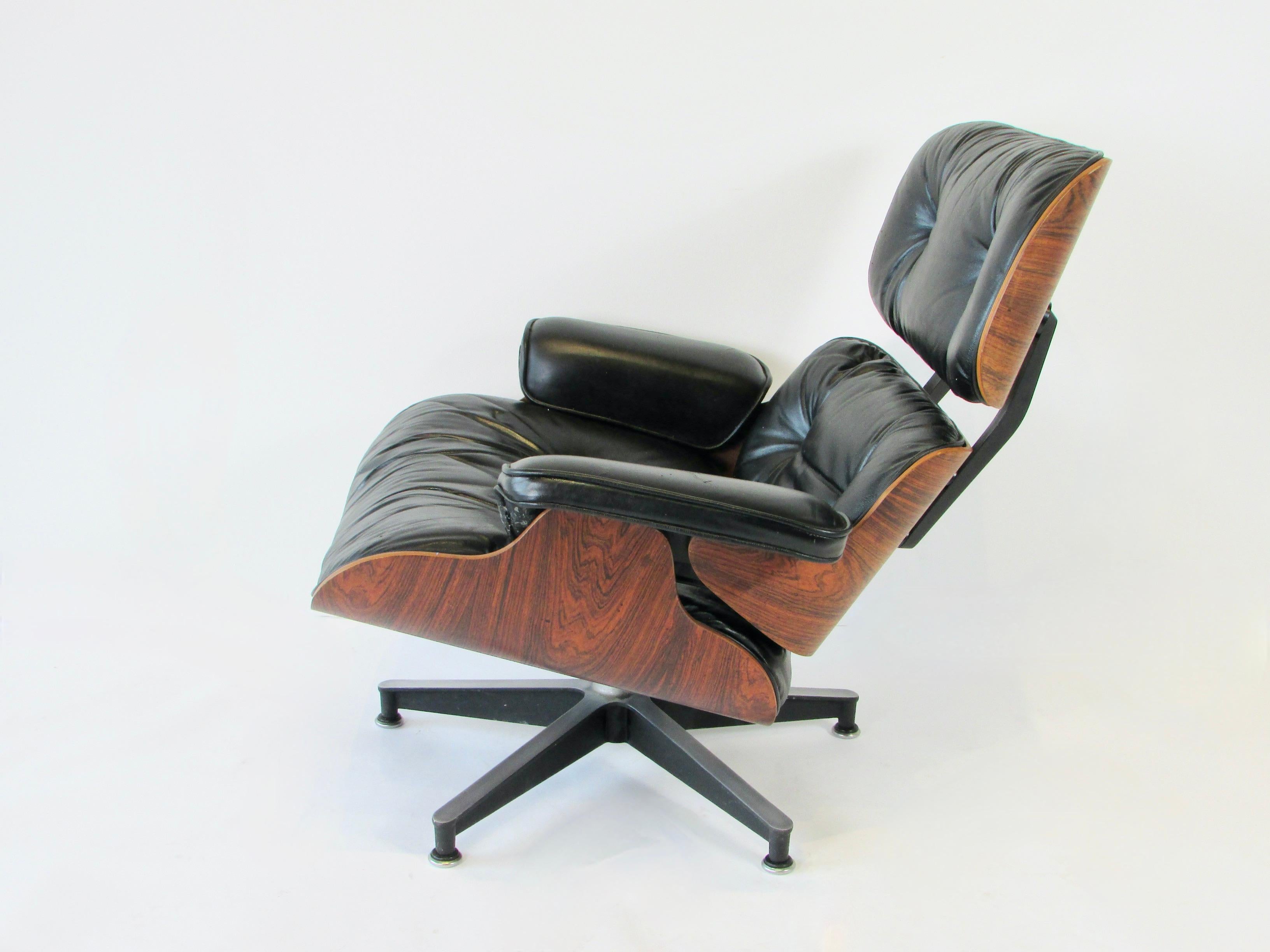 Chaise longue Eames pour Herman Miller Rosewood 670 671 joliment grainée Bon état - En vente à Ferndale, MI