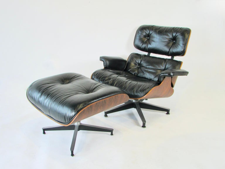 Nicely Grained Eames for Herman Miller Rosewood 670 671 Lounge Chair w/ Ottoman For Sale 1