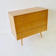 Nicely Refinished Paul McCobb for Winchedon Planner Group Blond Chest of Drawers