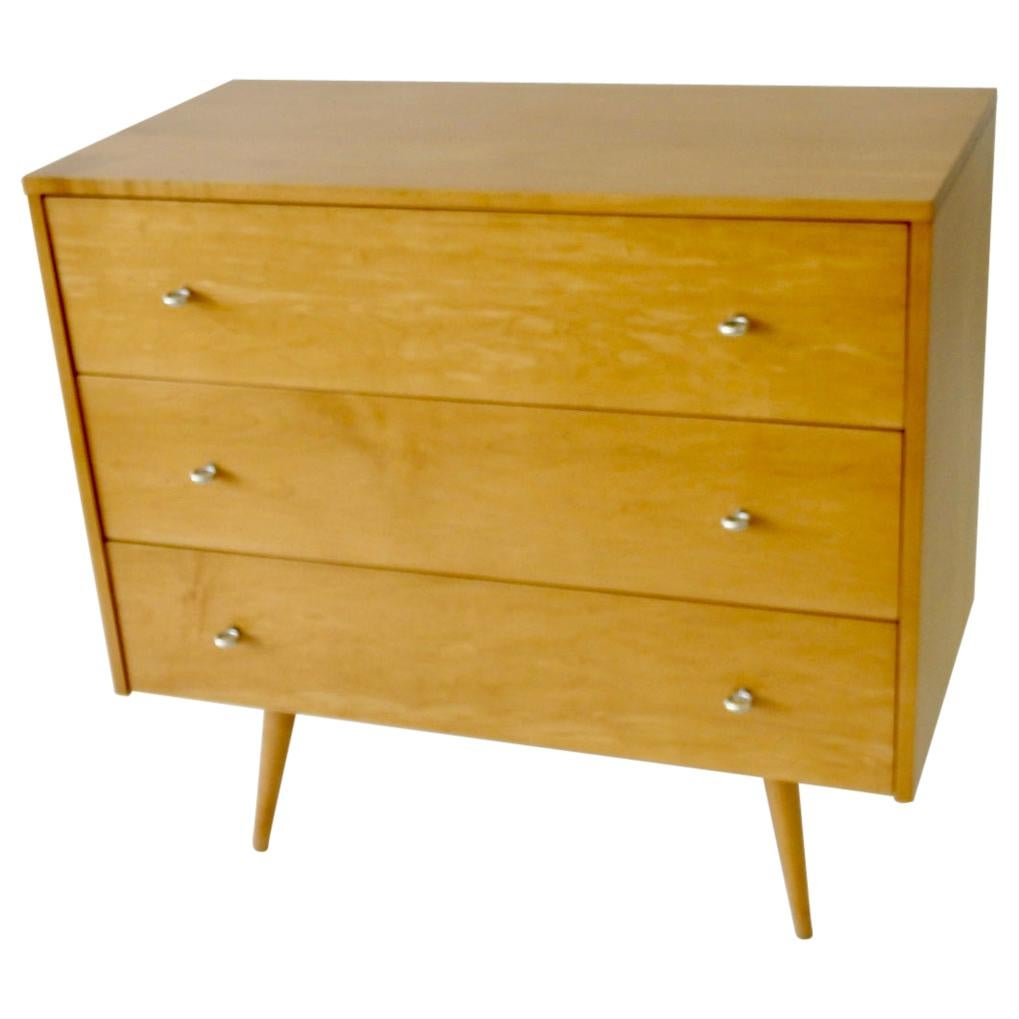 Nicely Refinished Paul McCobb for Winchedon Planner Group Blond Chest of Drawers For Sale
