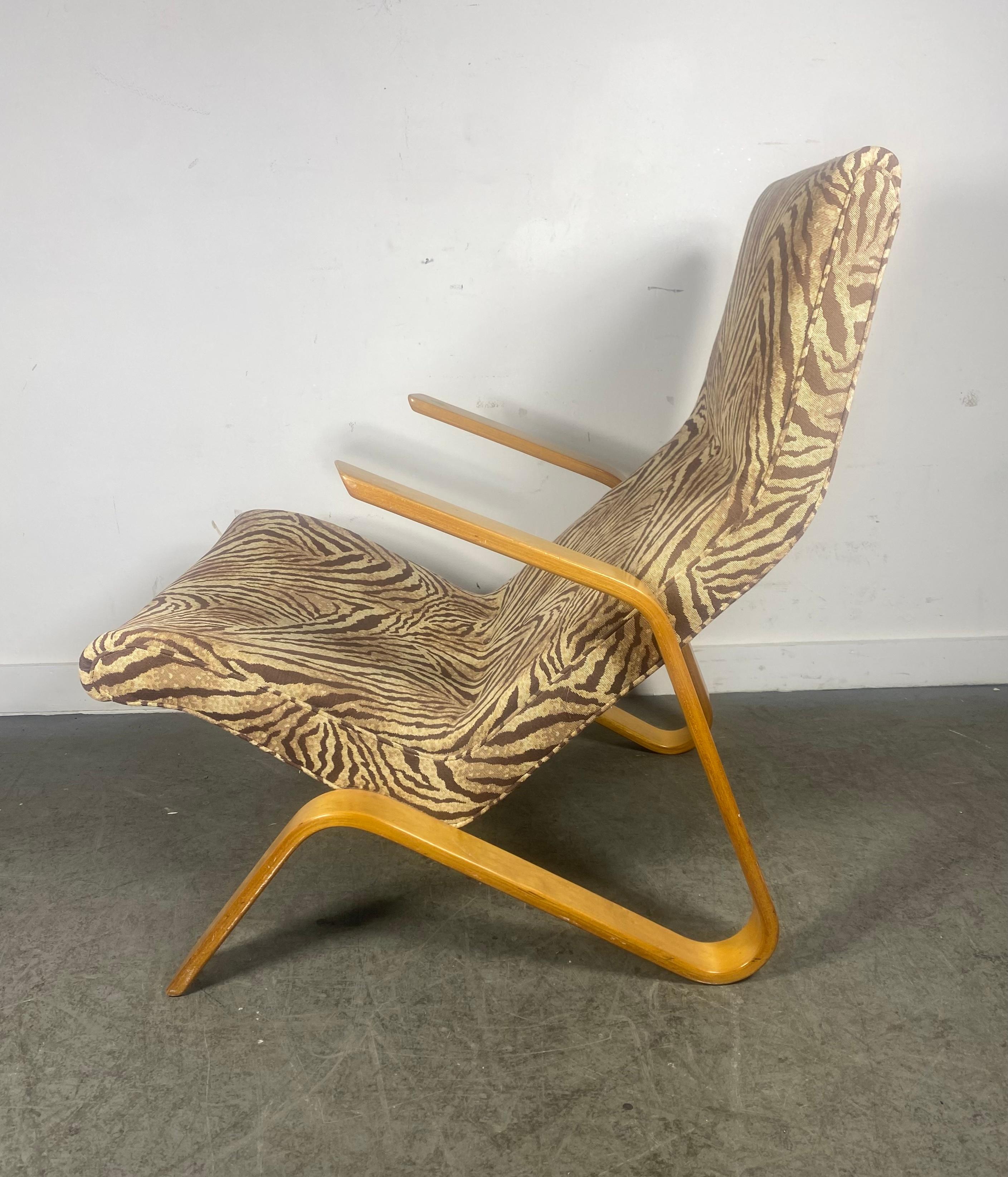 Fabric Nicely restored Eero Saarinen for Knoll Grasshopper Lounge Chair For Sale
