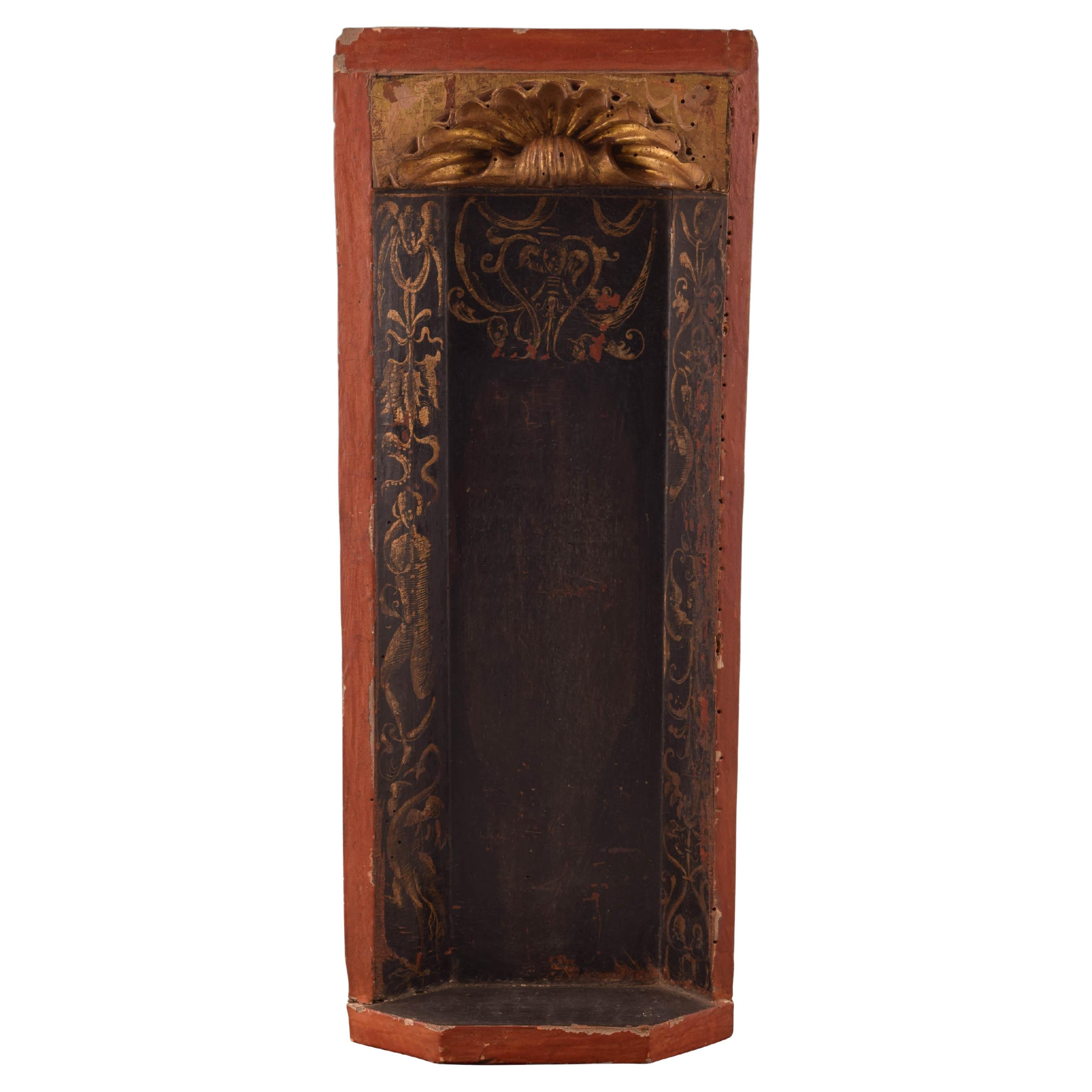 Niche. Carved and polychrome wood. 16th century For Sale