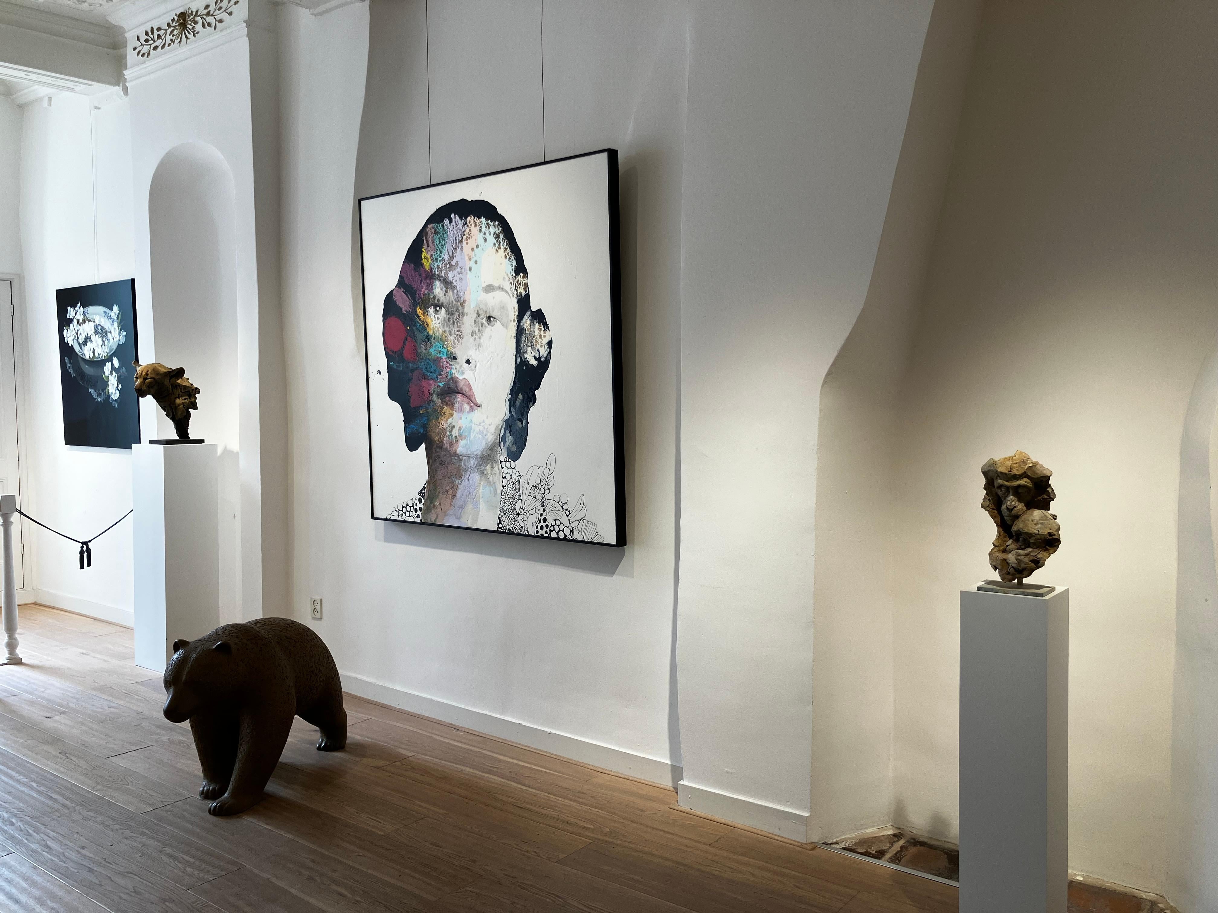 ''Macaque Icon'', Contemporary Bronze Sculpture of a Primate, Mother and Child For Sale 6
