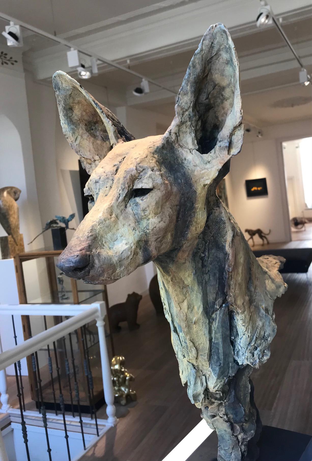 ''Paria'', Escultura Contemporánea de Bronce Retrato de un Perro del Antiguo Egipto 7
