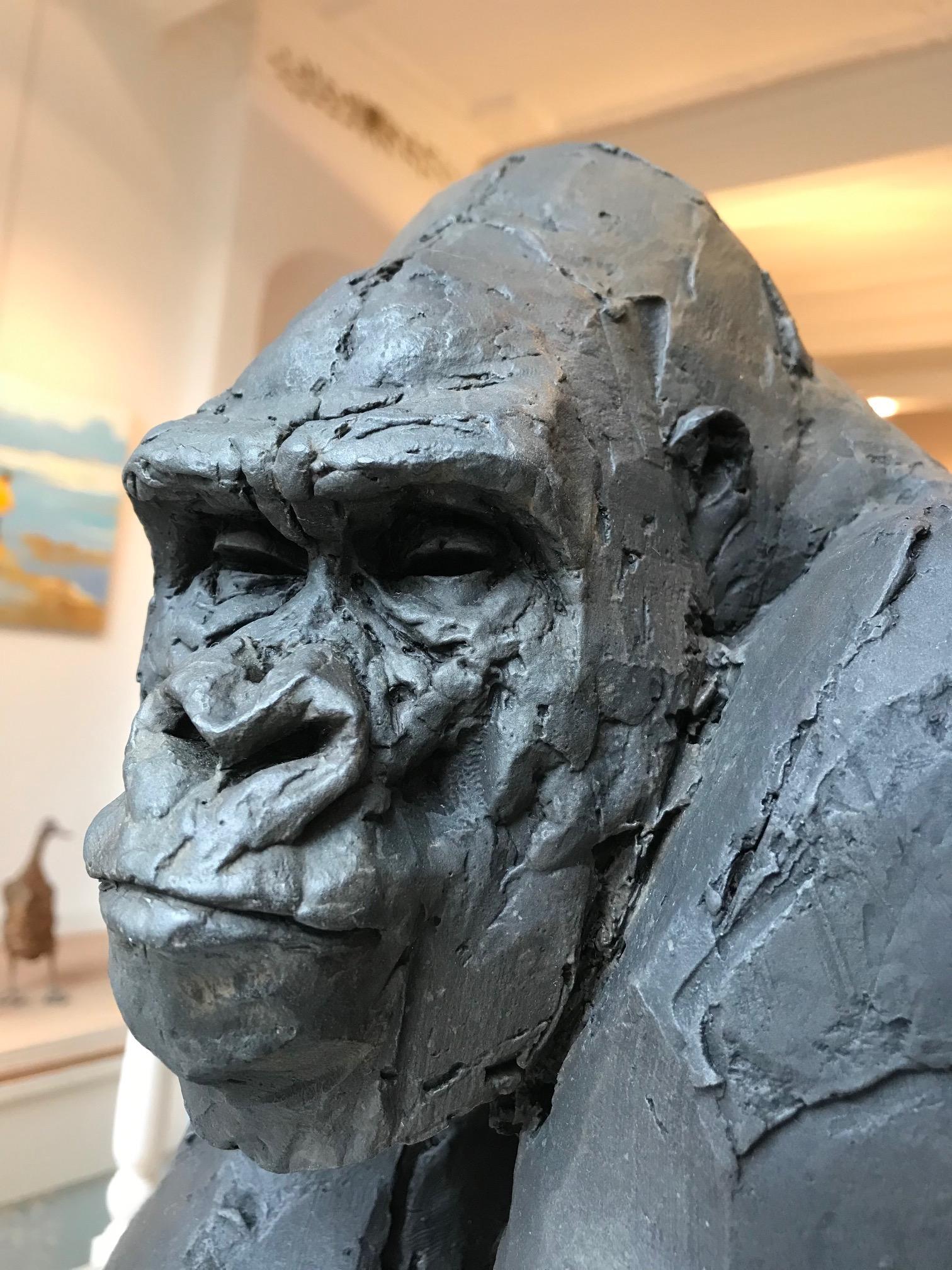 Nichola Theakston (1967) has established herself as one of the UK’s foremost contemporary sculptors working within the animal genre. 

With ''Standing Silverback'', Nichola shows how exquisite she can capture the feelings and expressions in an