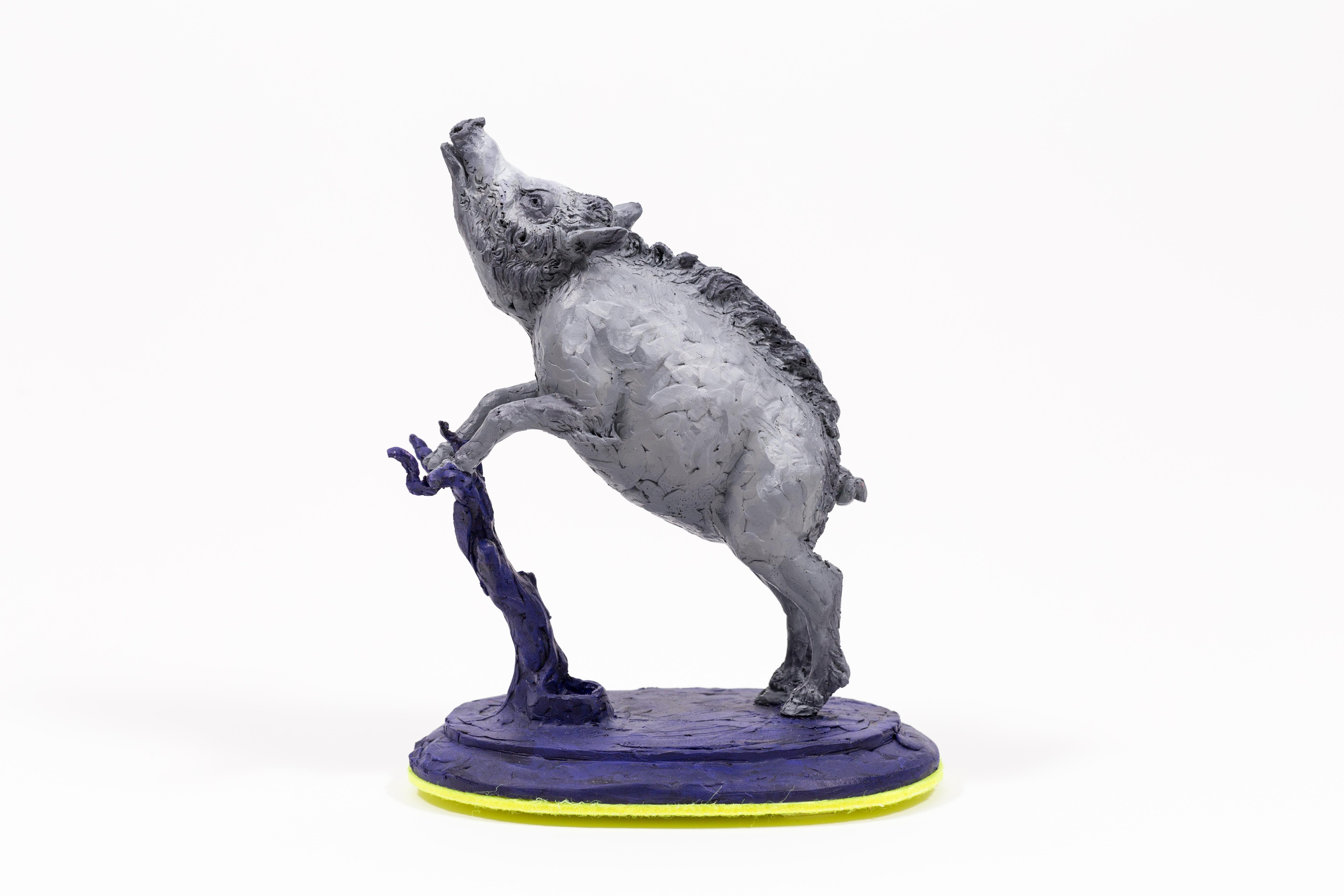 Nicholas Crombach Figurative Sculpture – Birne mit Boar