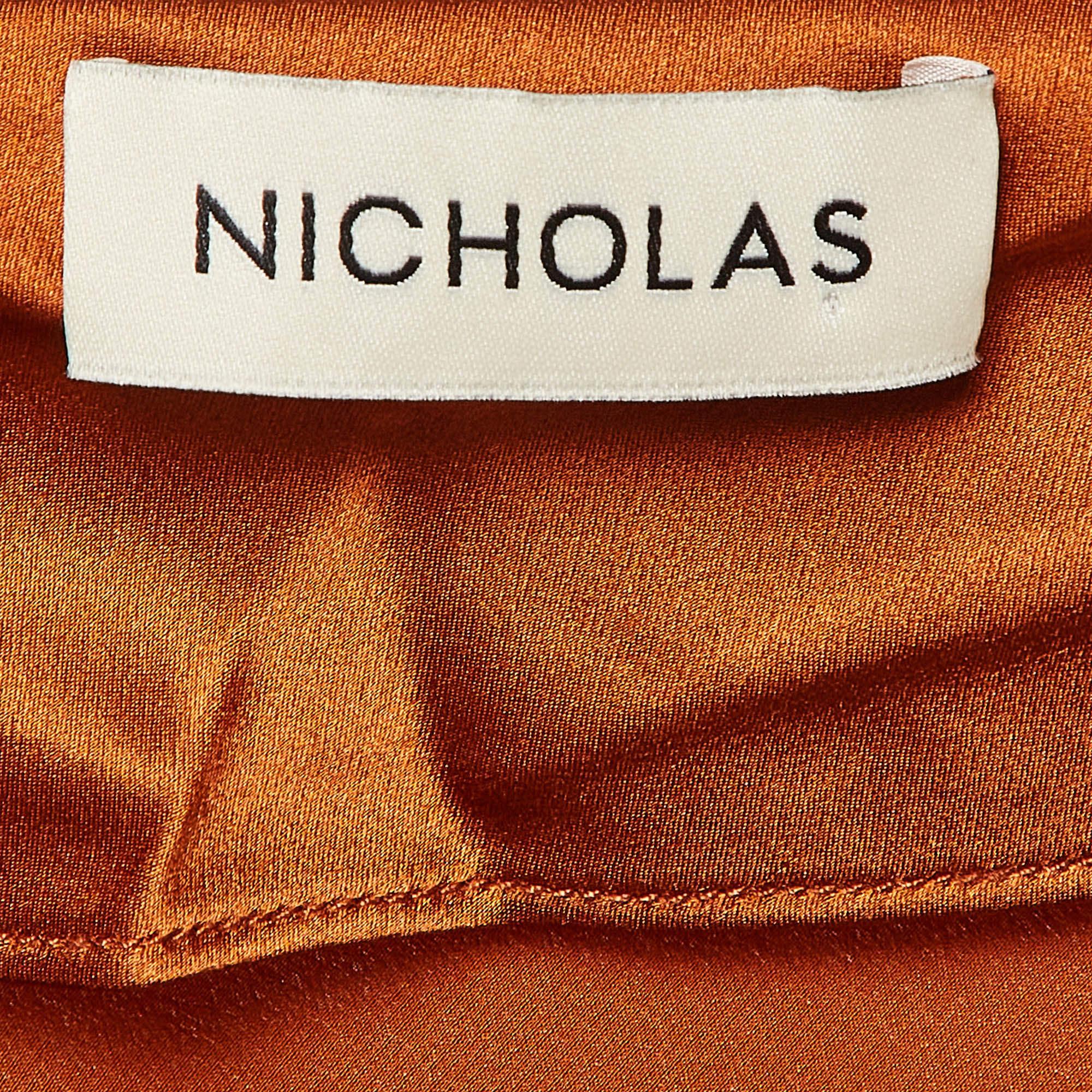 Nicholas Brown Satin Kuhfellausschnitt Maxi-Slip-Kleid mit Gürtel L im Zustand „Hervorragend“ im Angebot in Dubai, Al Qouz 2
