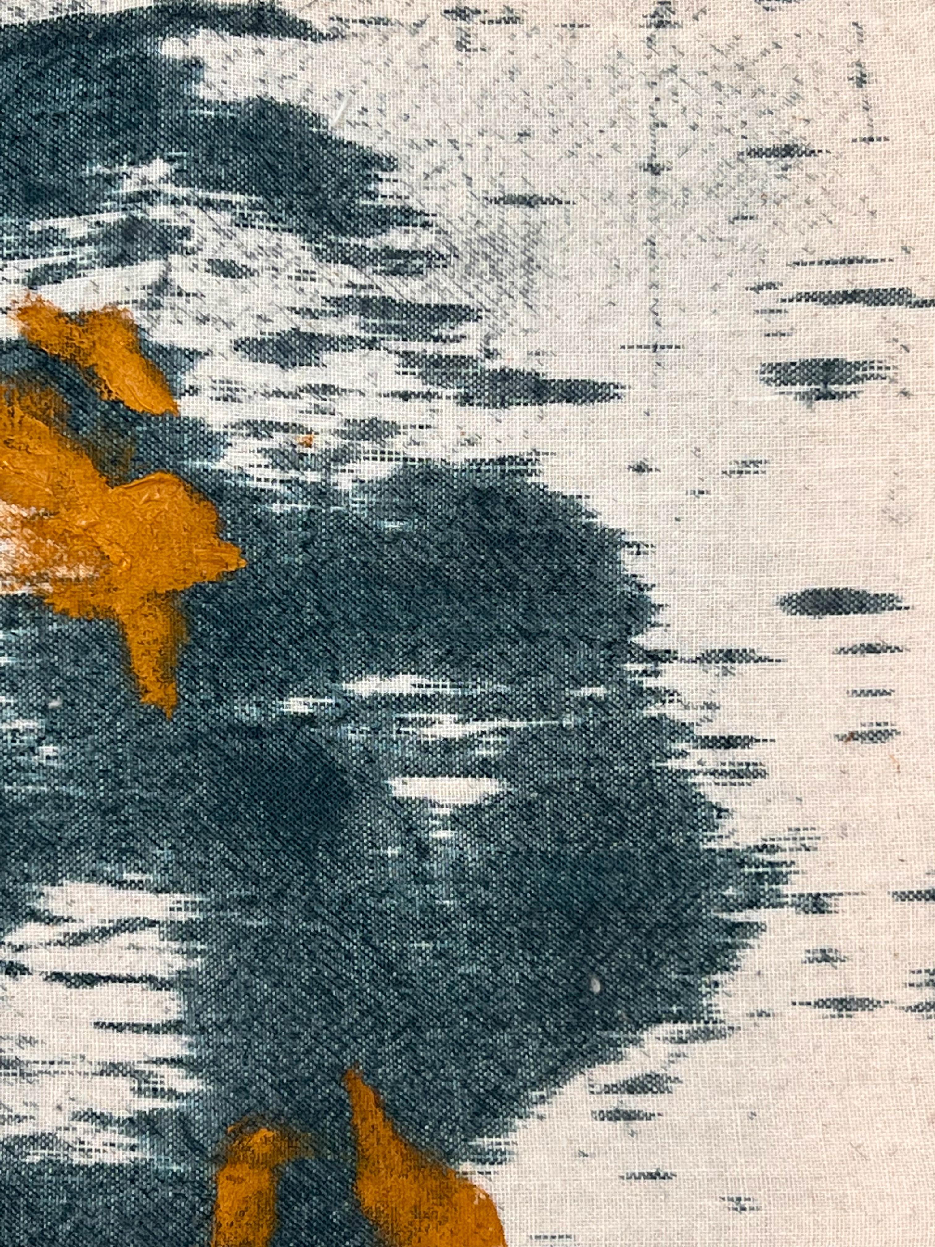 „Day Remains I“ (abstrakte, blaue Farbgebung, tiefrotes, gelbes Gemälde, gerahmte Baumwolle) (Grau), Abstract Painting, von Nicholas Evans