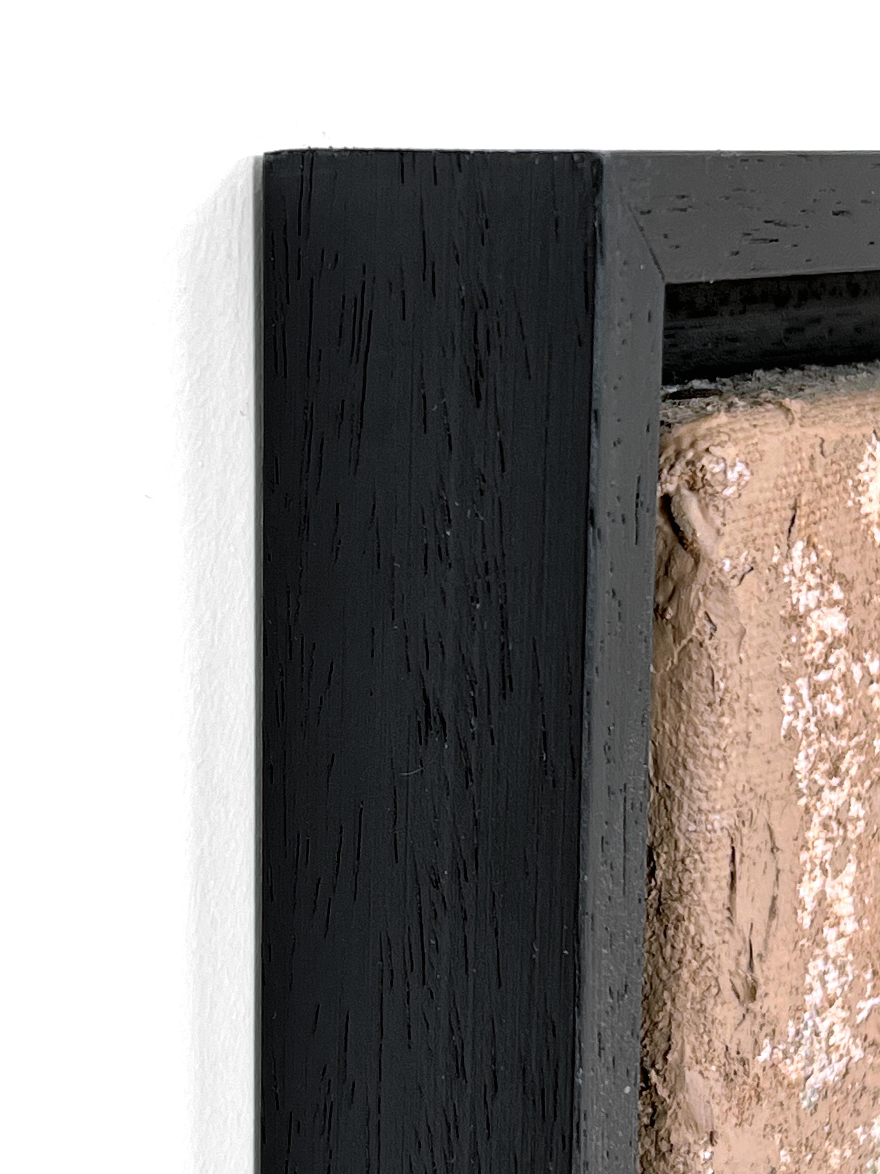 „The Way“ (Schwarz-Weiß, Textur, Tiefe, Antikes Leinen, Neutralbeige, Nude) (Braun), Abstract Painting, von Nicholas Evans