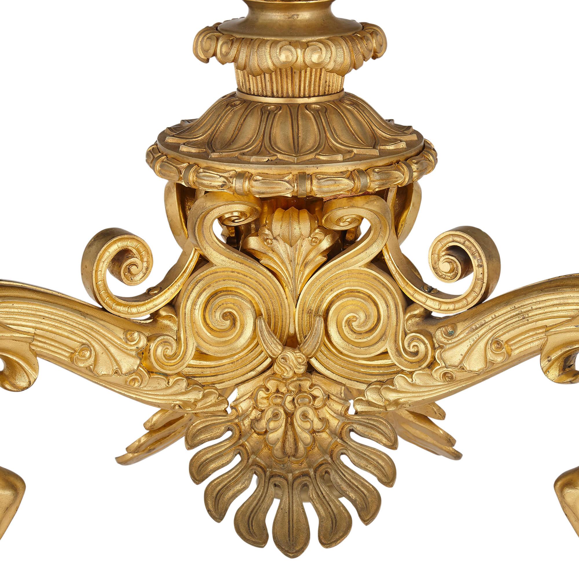Russe Table d'appoint russe d'époque Napoléon Ier en malachite avec base en bronze doré en vente