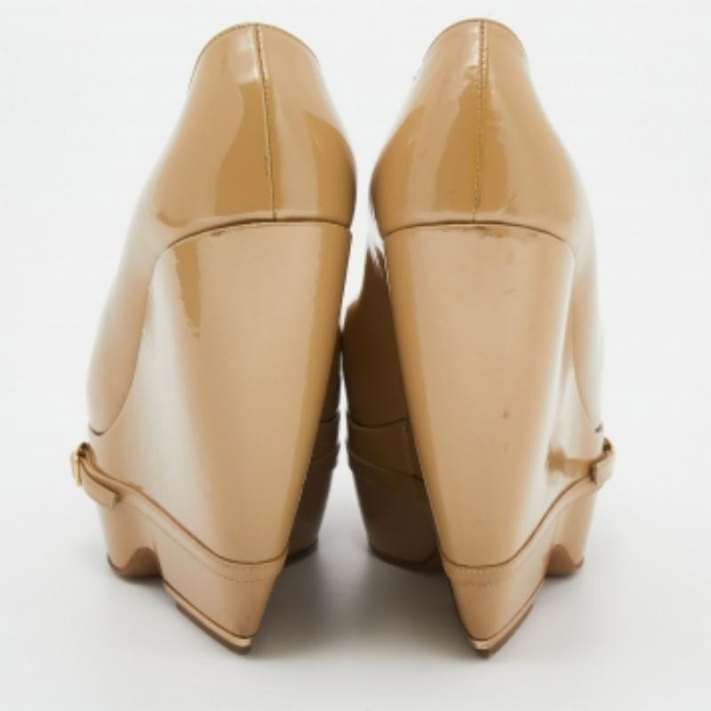 Nicholas Kirkwood escarpins compensés en cuir verni beige taille 38,5 en vente 1