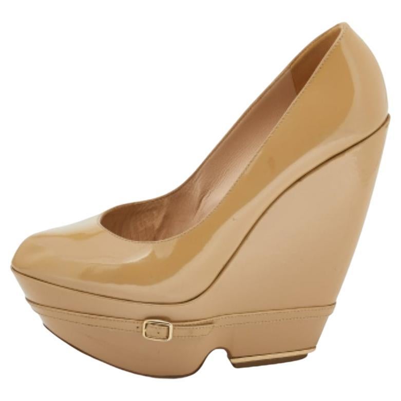 Nicholas Kirkwood escarpins compensés en cuir verni beige taille 38,5 en vente