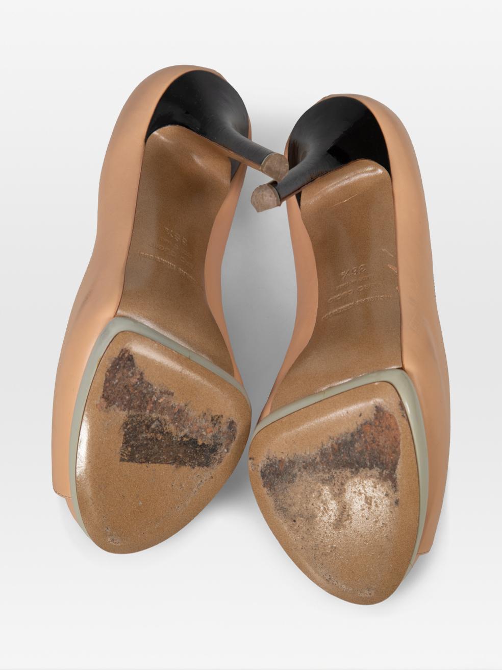 Nicholas KIRKWOOD Talons en cuir beige Peep Toe Taille IT 36.5 Excellent état - En vente à London, GB