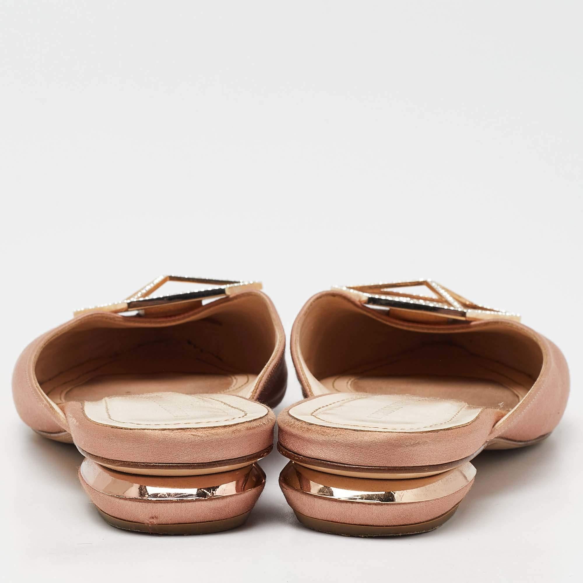 Nicholas Kirkwood Beige Satin Eden Crystals Embellished Flat Mules Size 38 For Sale 1