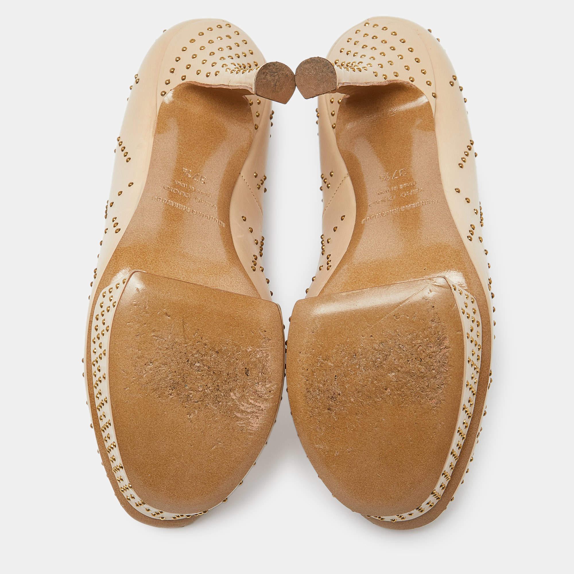 Nicholas Kirkwood escarpins à plateforme cloutés beige taille 37,5 en vente 1