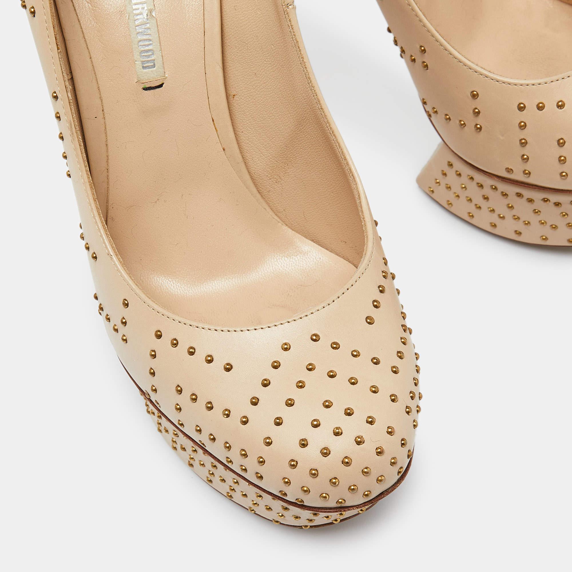 Nicholas Kirkwood escarpins à plateforme cloutés beige taille 37,5 en vente 2