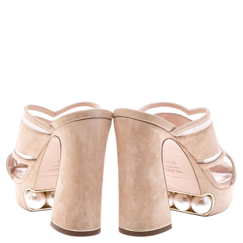 Nicholas Kirkwood Beige Suede Pearl Embellished Platform Open Toe Sandals 37.5 In Good Condition In Dubai, Al Qouz 2
