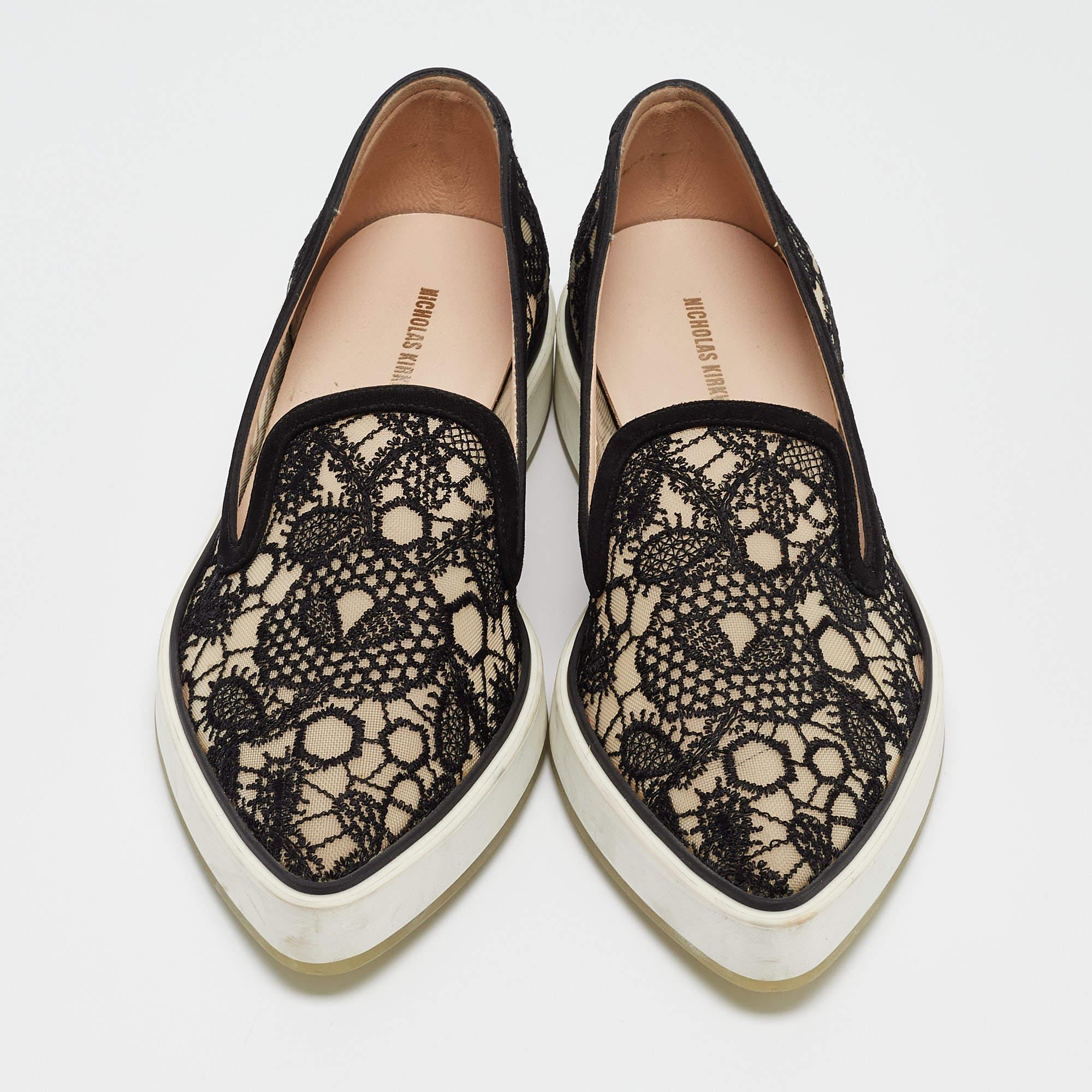 Nicholas Kirkwood Black/Beige Lace and Mesh Alona  Smoking Slipper Size 37.5 In Good Condition For Sale In Dubai, Al Qouz 2