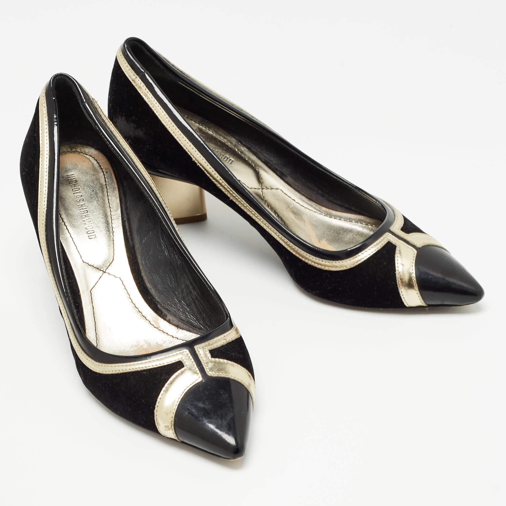 Women's Nicholas Kirkwood Black/Gold Suede and Leather Pointed Toe Pumps Size 37 For Sale