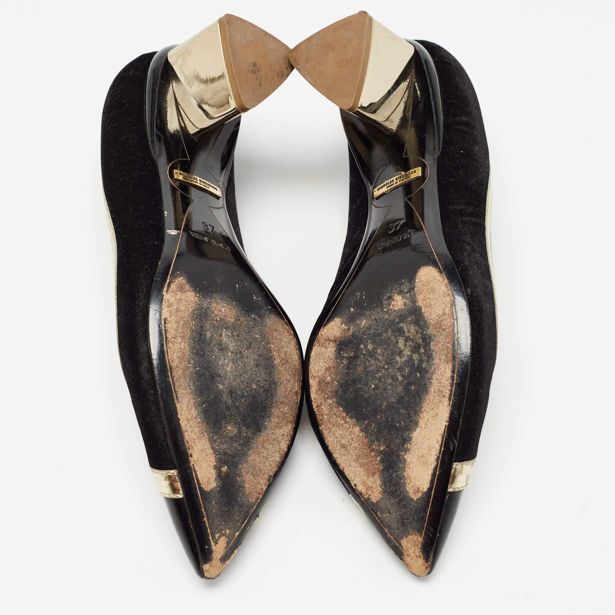 Nicholas Kirkwood Black/Gold Suede and Leather Pointed Toe Pumps Size 37 For Sale 2