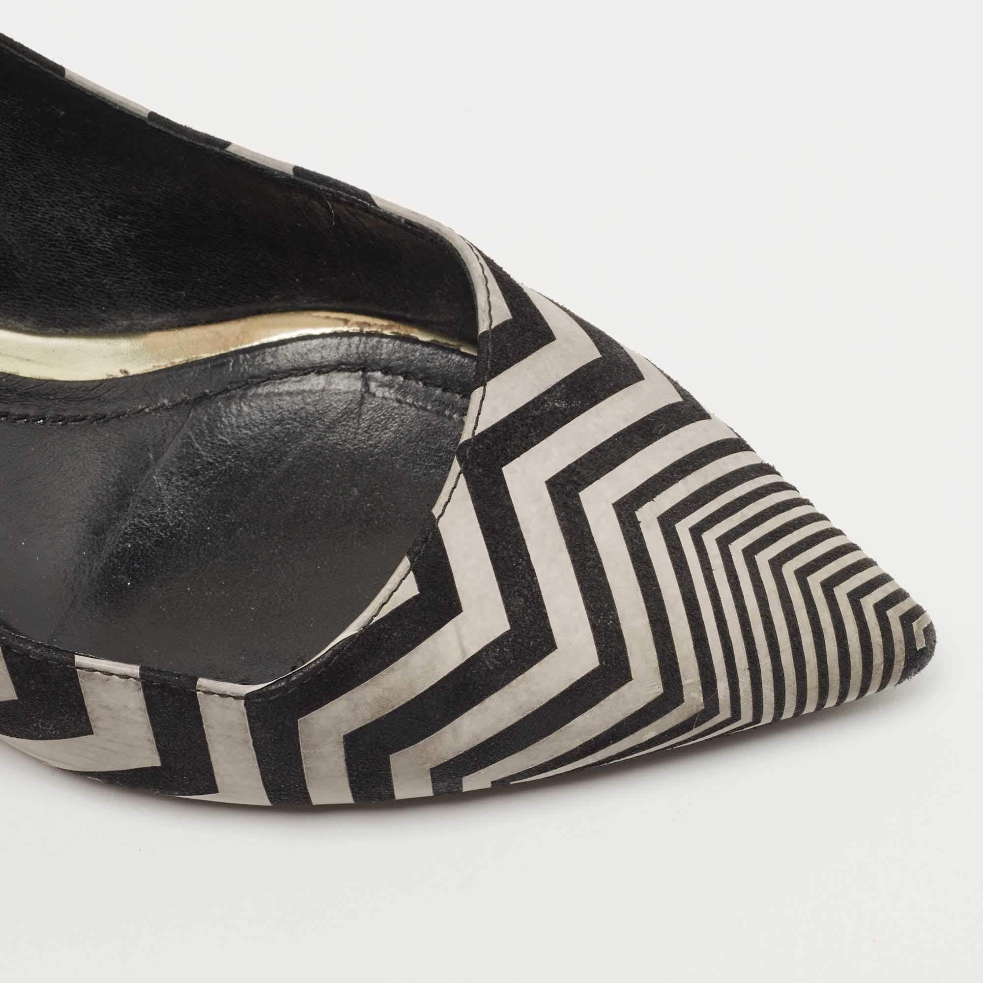Nicholas Kirkwood Black/Grey Zigzag Print Suede Pumps Size 37.5 For Sale 3