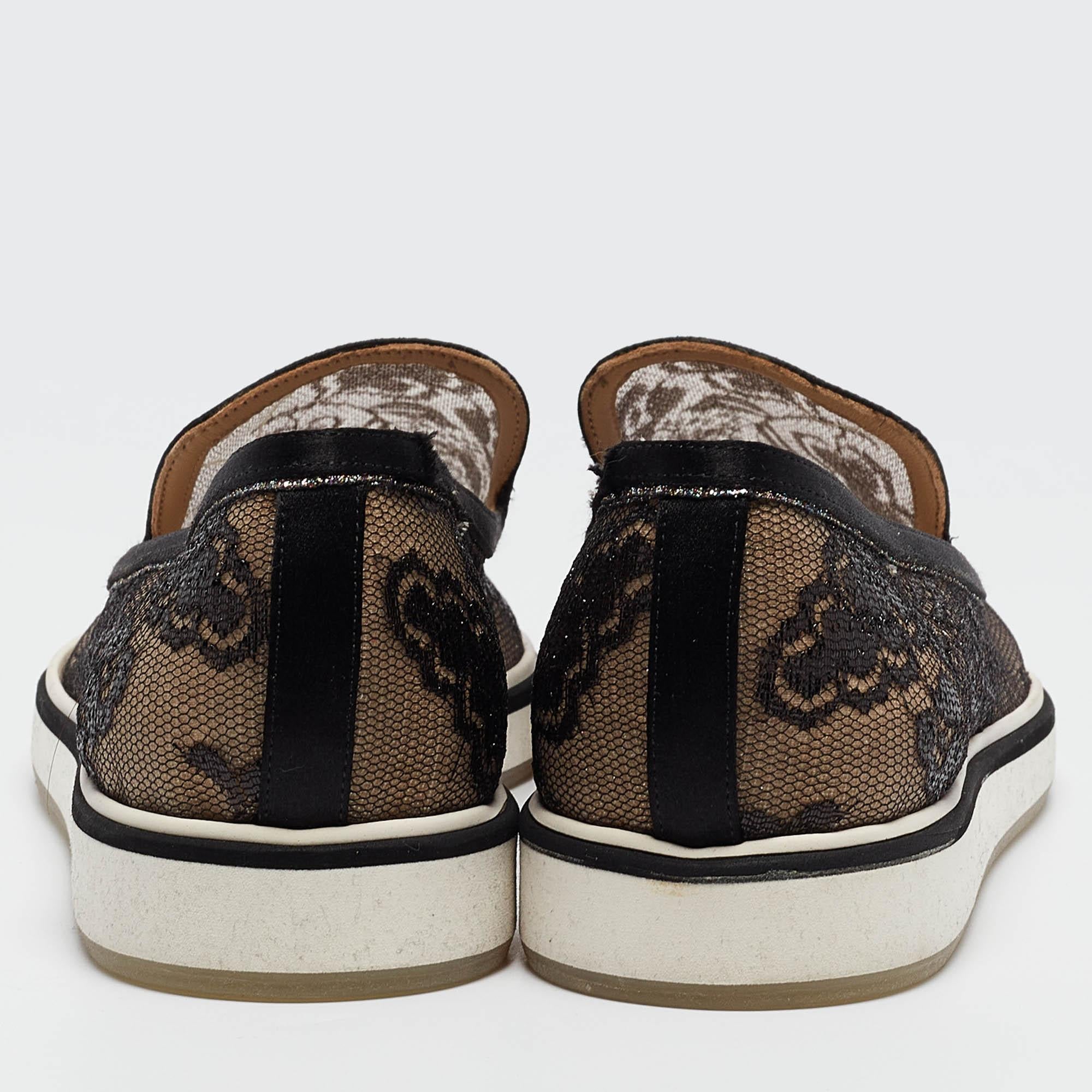 Donna Nicholas Kirkwood Pantofole da fumo Alona in pizzo nero taglia 36 in vendita