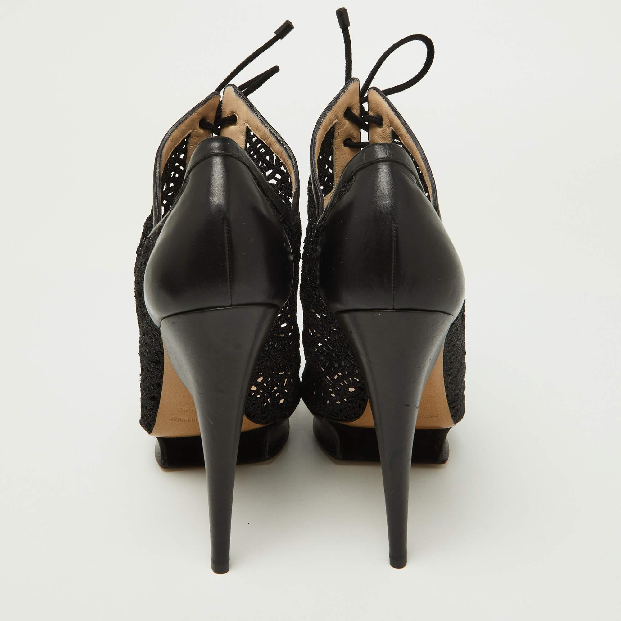 Donna Nicholas Kirkwood Black Lace & Leather Cut Out Platform Lace Up Pumps Taglia 38.5 in vendita