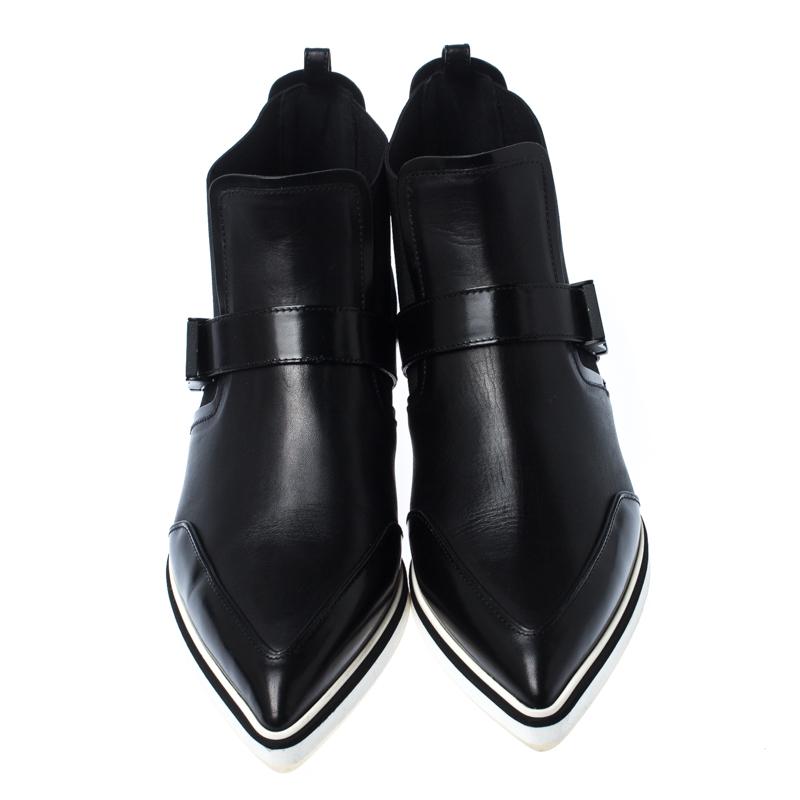 Nicholas Kirkwood Black Leather And Stretch Fabric Pointed Toe Boots Size 41 In New Condition In Dubai, Al Qouz 2
